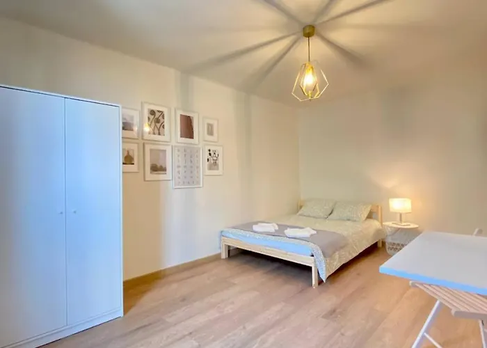 Halby Rooms Pereca 13/19 Warszawa